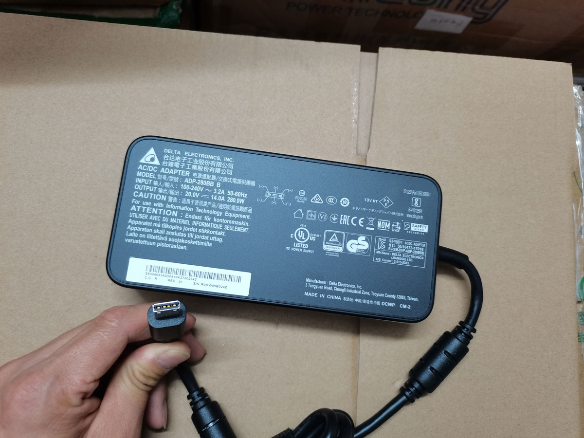 جديد OEM دلتا 20.0 فولت 14.0A  - مراجعة Pc Gaming Uk وسعره