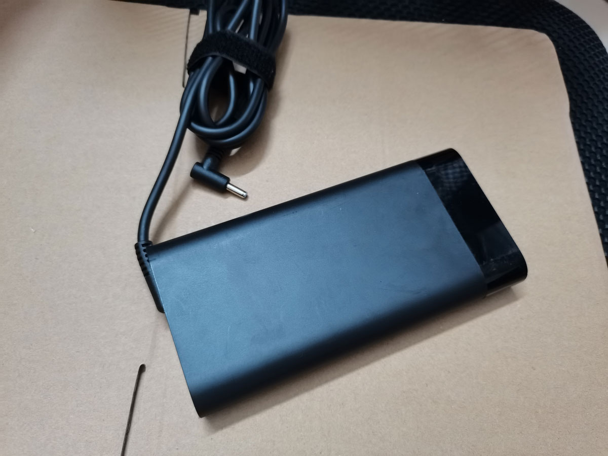 OEM 19.5V 11.8A M35733-001 TPN - مراجعة Pc Gaming Uk وسعره