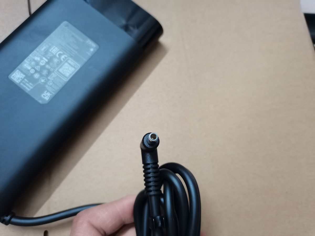 OEM 19.5V 11.8A M35733-001 TPN - مراجعة Pc Gaming Uk وسعره