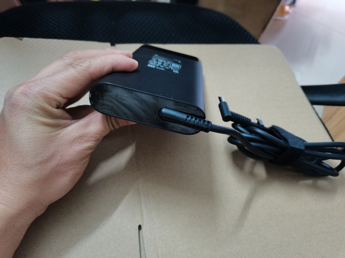 OEM 19.5V 11.8A M35733-001 TPN - مراجعة Pc Gaming Uk وسعره