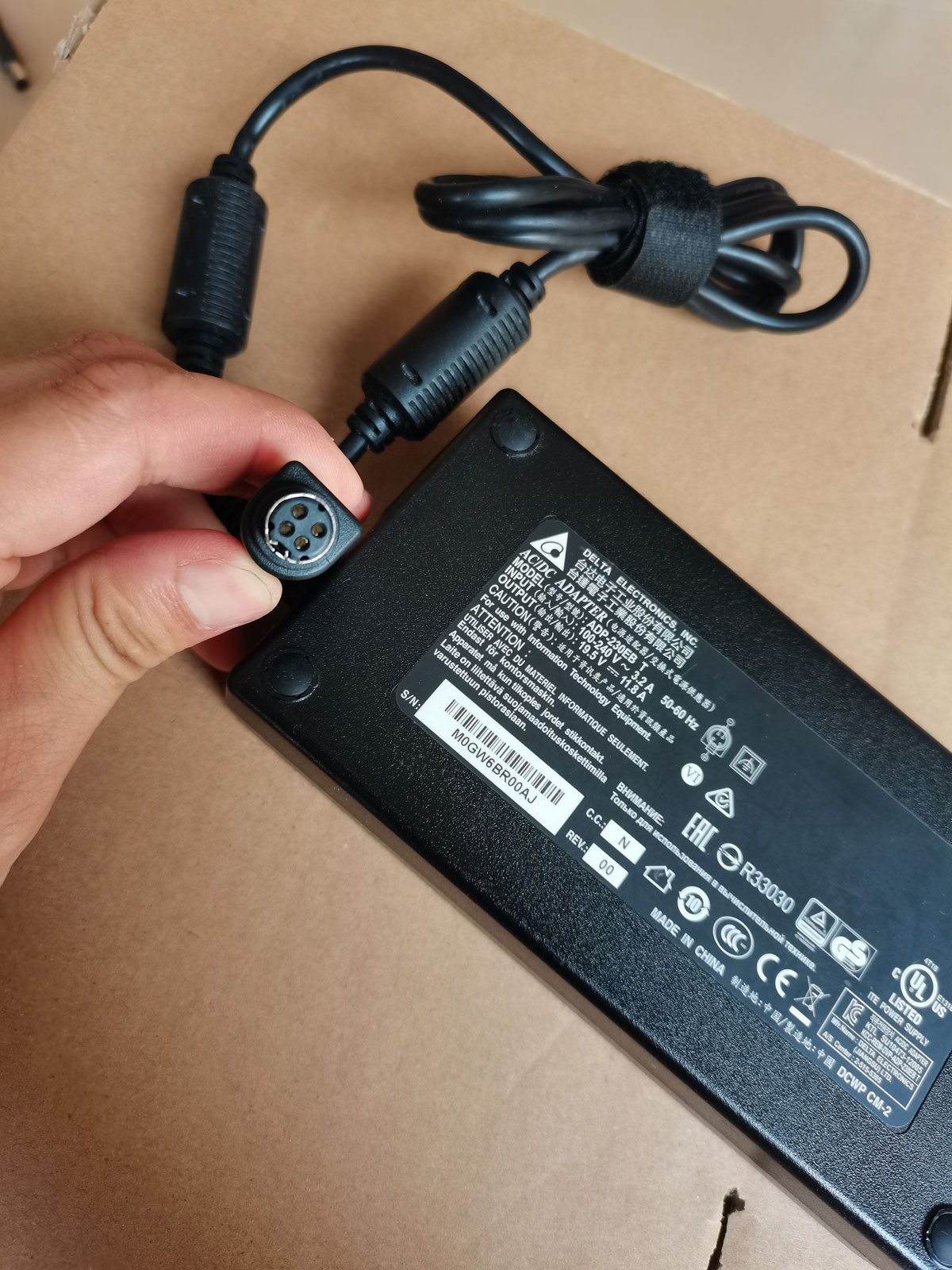 OEM دلتا 230 واط 19.5 فولت 11. - مراجعة Pc Gaming Uk وسعره