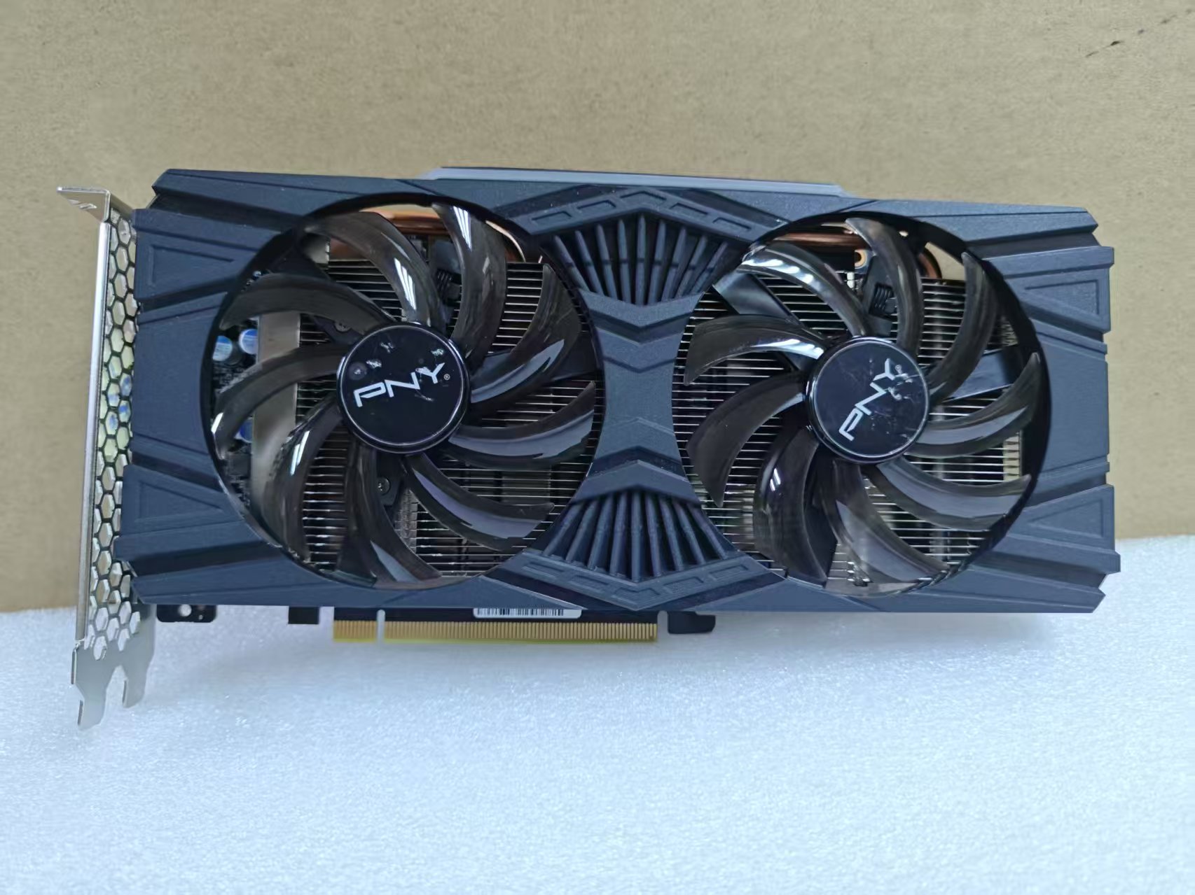 بطاقة رسومات GTX 1660 Ti بسعة  - مراجعة Pc Gaming Gtx 1660 وسعره